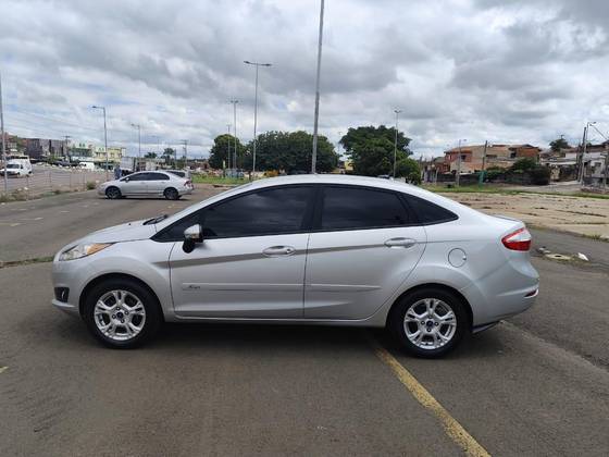 FORD FIESTA 1.6 SE SEDAN 16V FLEX 4P MANUAL